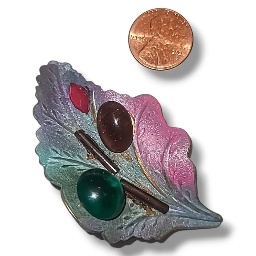 Vintage Modernist Leaf Brooch Abstract Enamel‎ Metal Acrylic Cabochon Pin